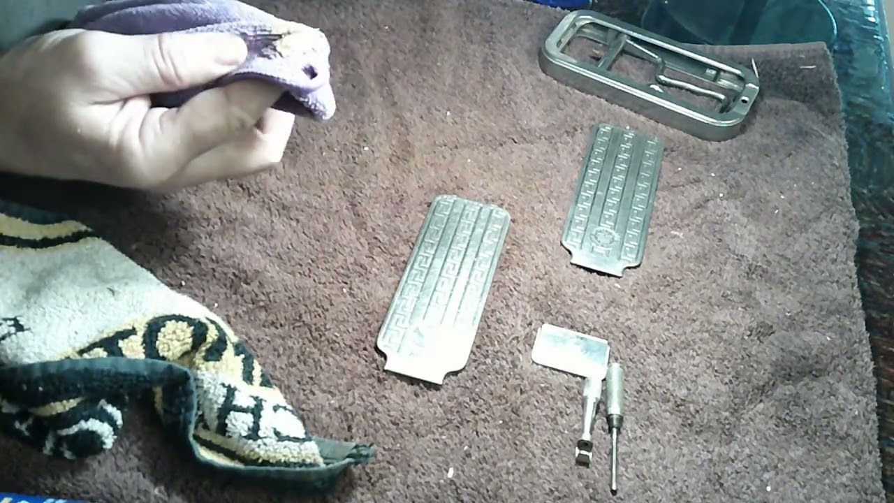 Shaving with a 100 year old antique rolls razor.