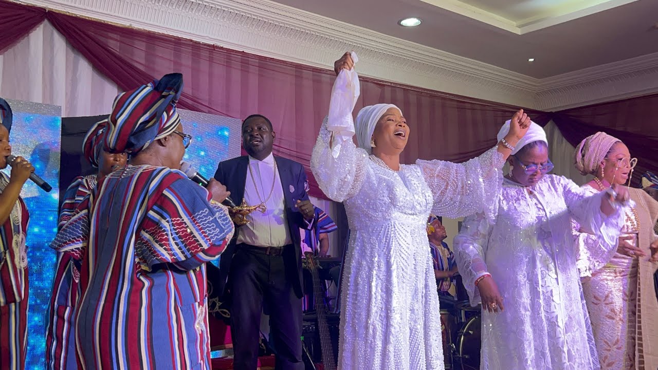 BOLA ARE POWERFUL MINISTRATION AT OLUBADAN OBA RASHIDI LADOJA CORONATION PRAISE & WORSHIP CONCERT
