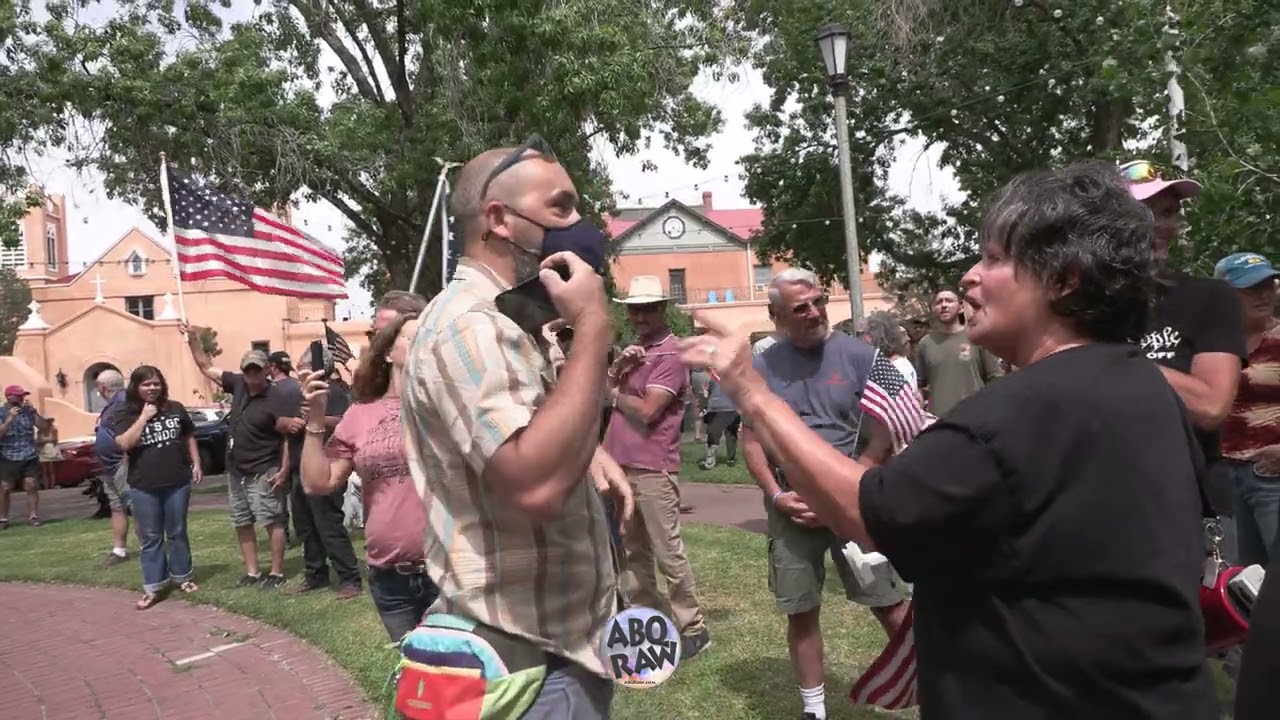 Many Gun Owners Show up to Old Town Albuquerque to Protest Governor