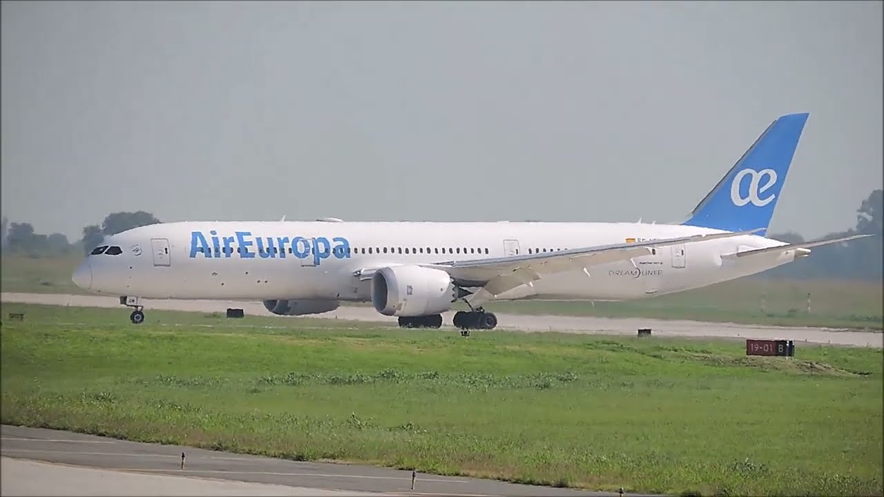 Boeing 787-9 Dreamliner EC-NGN de Air Europa, en Cordoba (03FEB22)