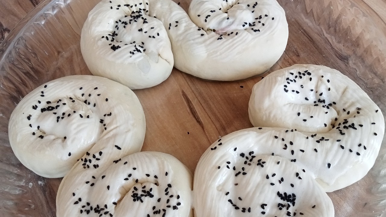 Dikkat Aşırı Lezzetli! Pırasayı Sevdiren Börek Tarifi 💫
