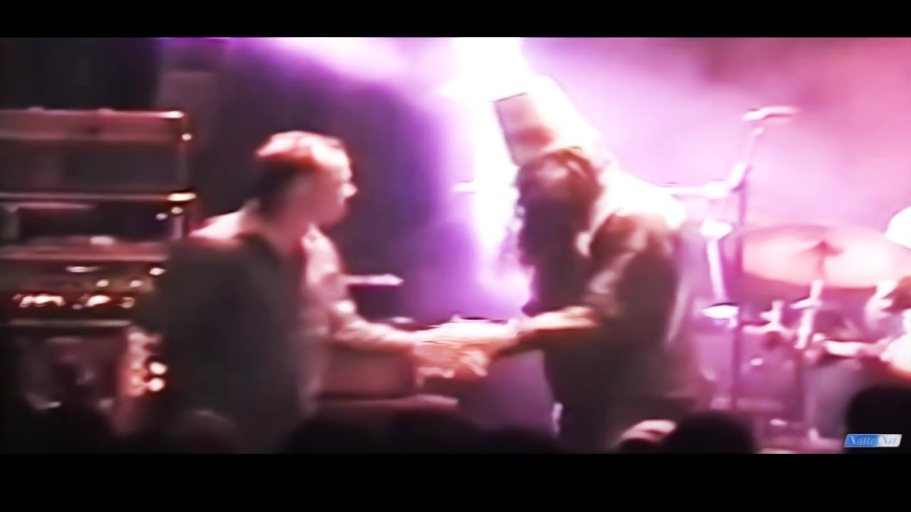 Buckethead has a RARE onstage Guitar DUEL