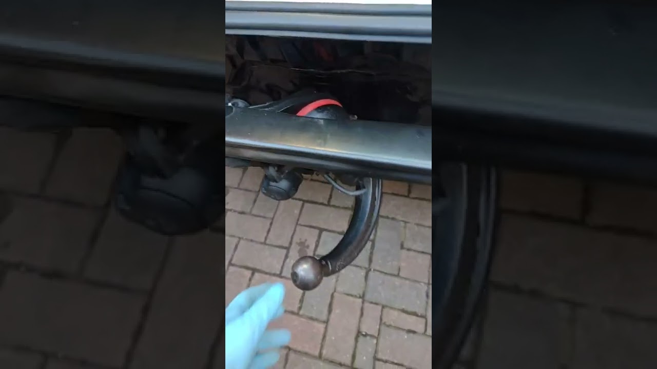 Audi A6 C6 Avant Swiveling Westfalia tow bar not locking Part 1