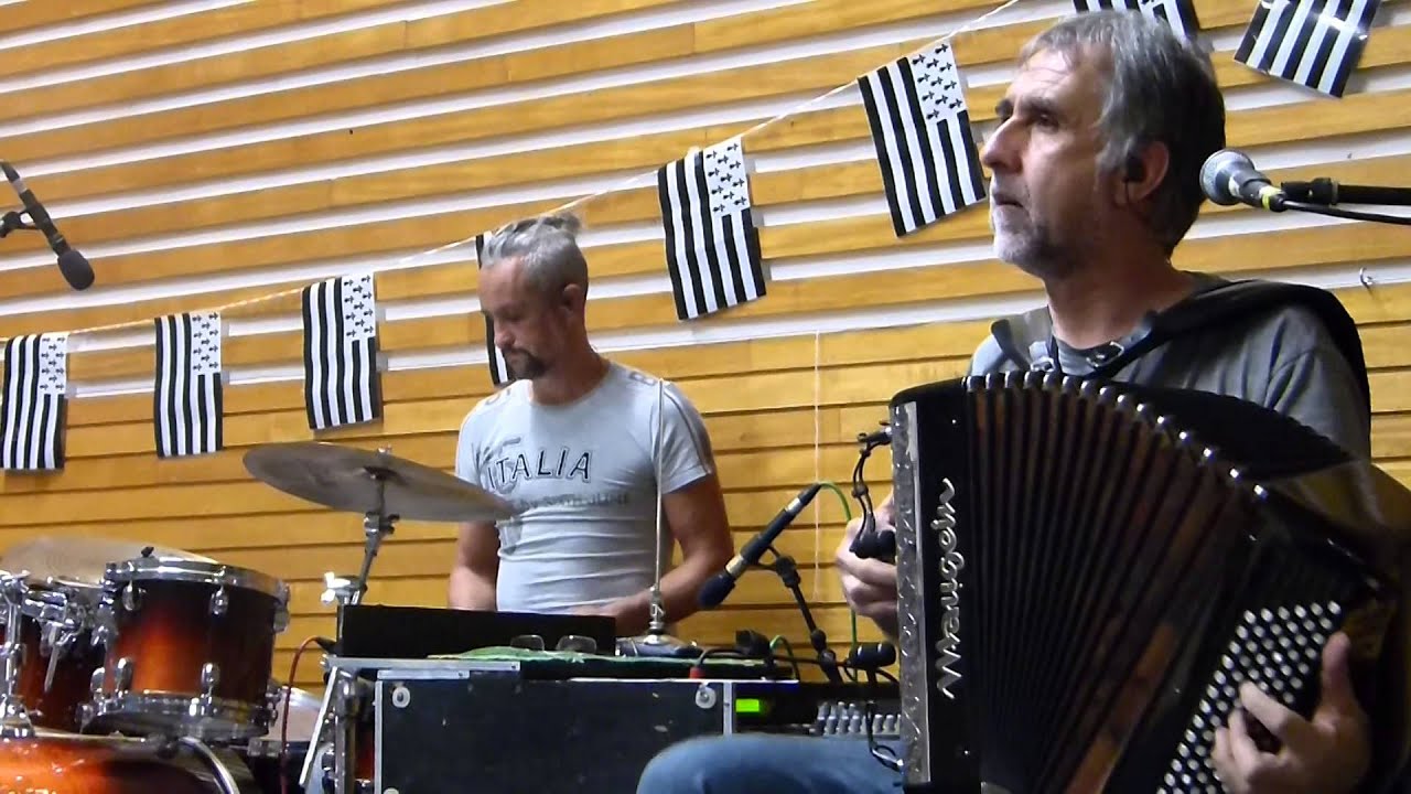 Danse Keff ( par duo Yves Le Guennec ) fest noz Pluvigner 25/10/2014