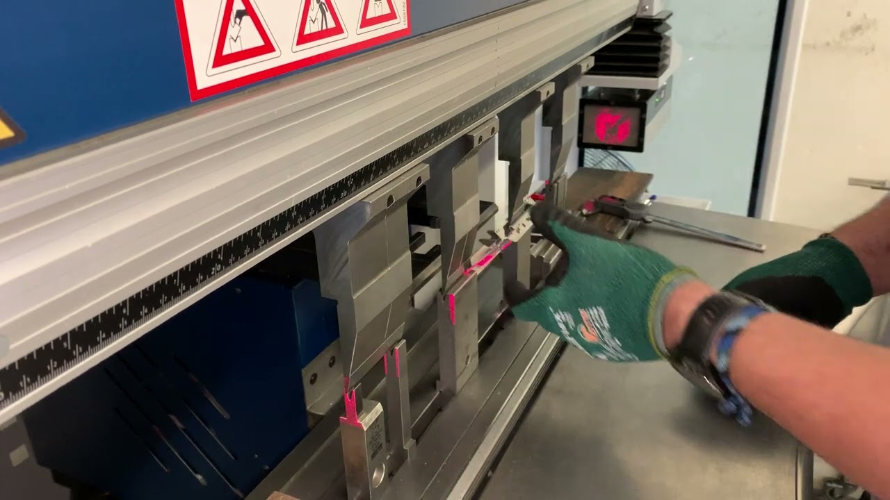 Effizient Blechteile abkanten mit TruBend 7036 Abkantpresse
