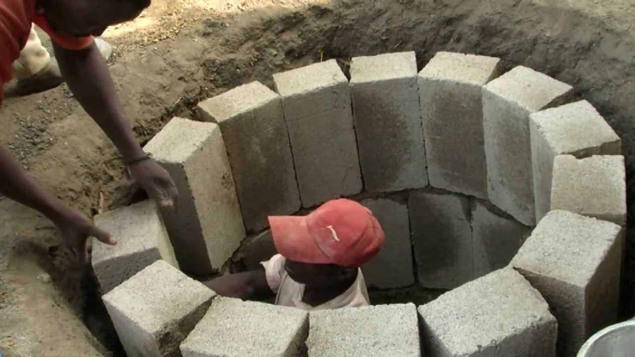 Hygiène au Bénin : les latrines d'Eugène