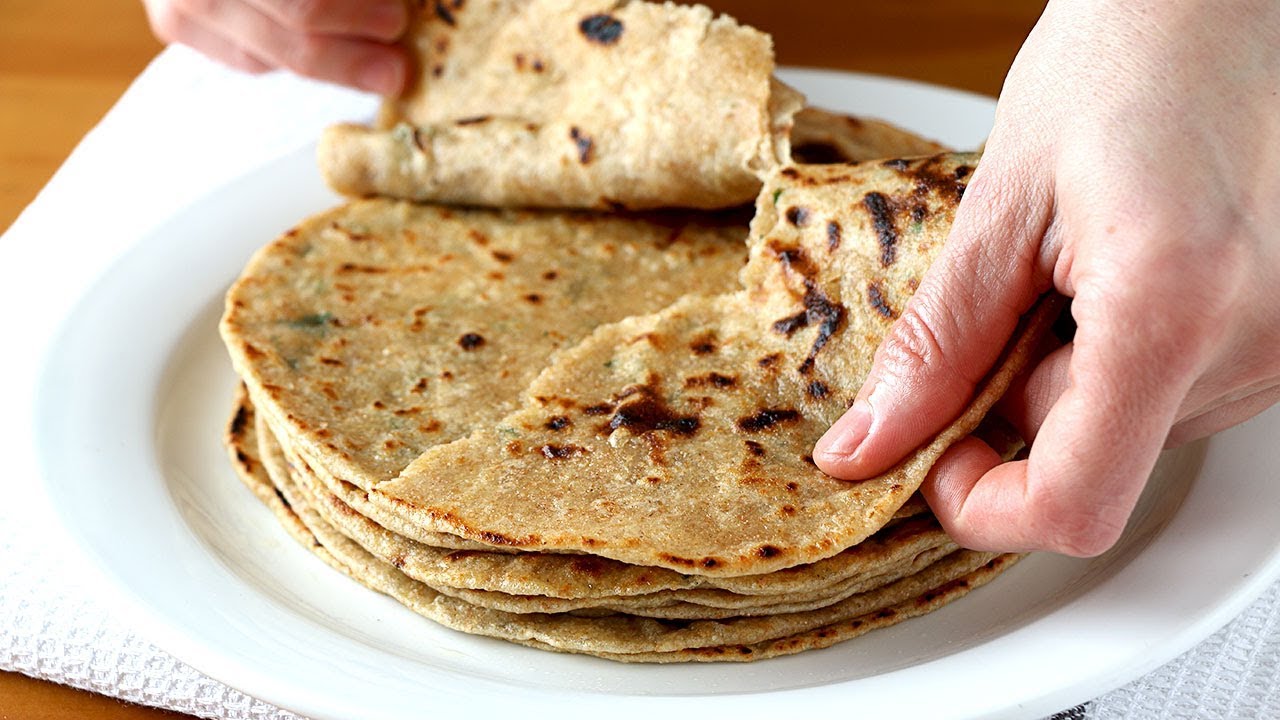 Así es como se hace pan naan en Himalaya! Receta de pan indio en sartén
