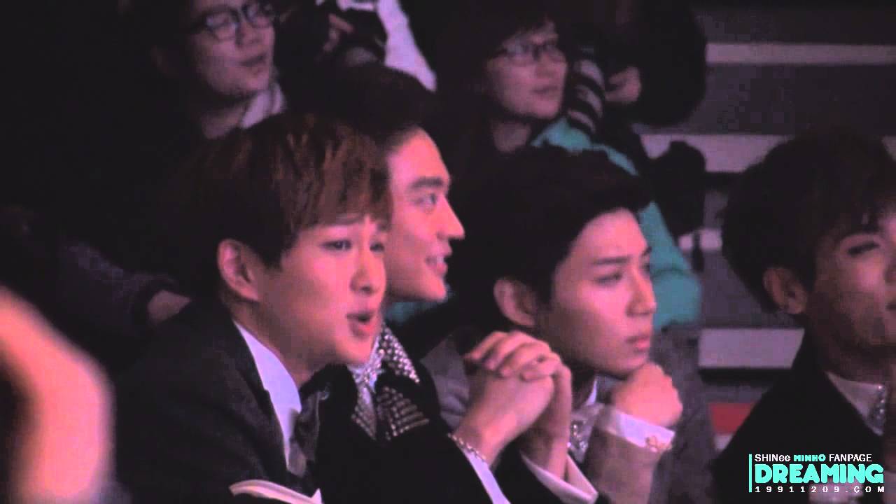 130131 SMA 1,2,3,4 따라 부르면서 신난 민호랑 온유 하이파이브