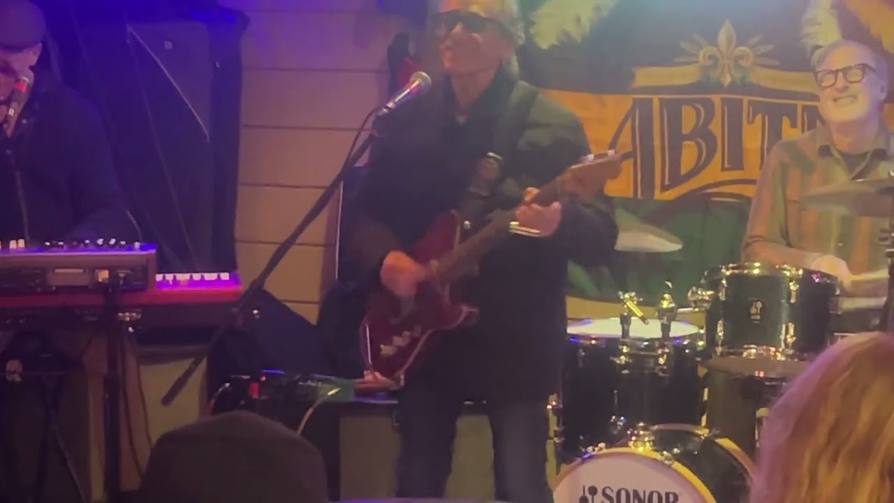 Johnny V Vernazza   RUN LITTLE EVIE With Tony Stead on piano & B3, Paul Revelli on drums & Randy