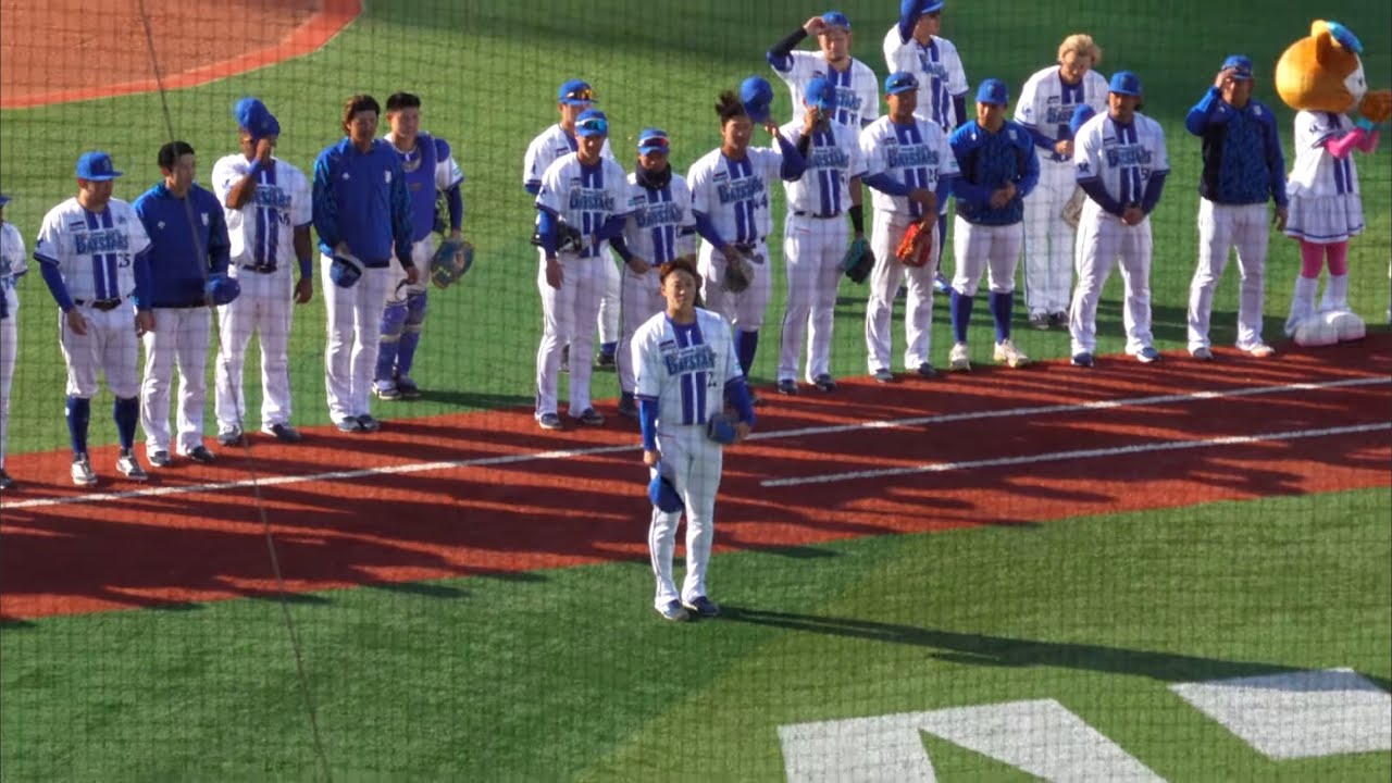 【勝利後挨拶】度会「今日ヒーローなんだから一人だけ前に出て声援に応えたほうが良いって」入江「た、確かに、そうだな。うん、分かった」(2026.3.14/横浜スタジアム）