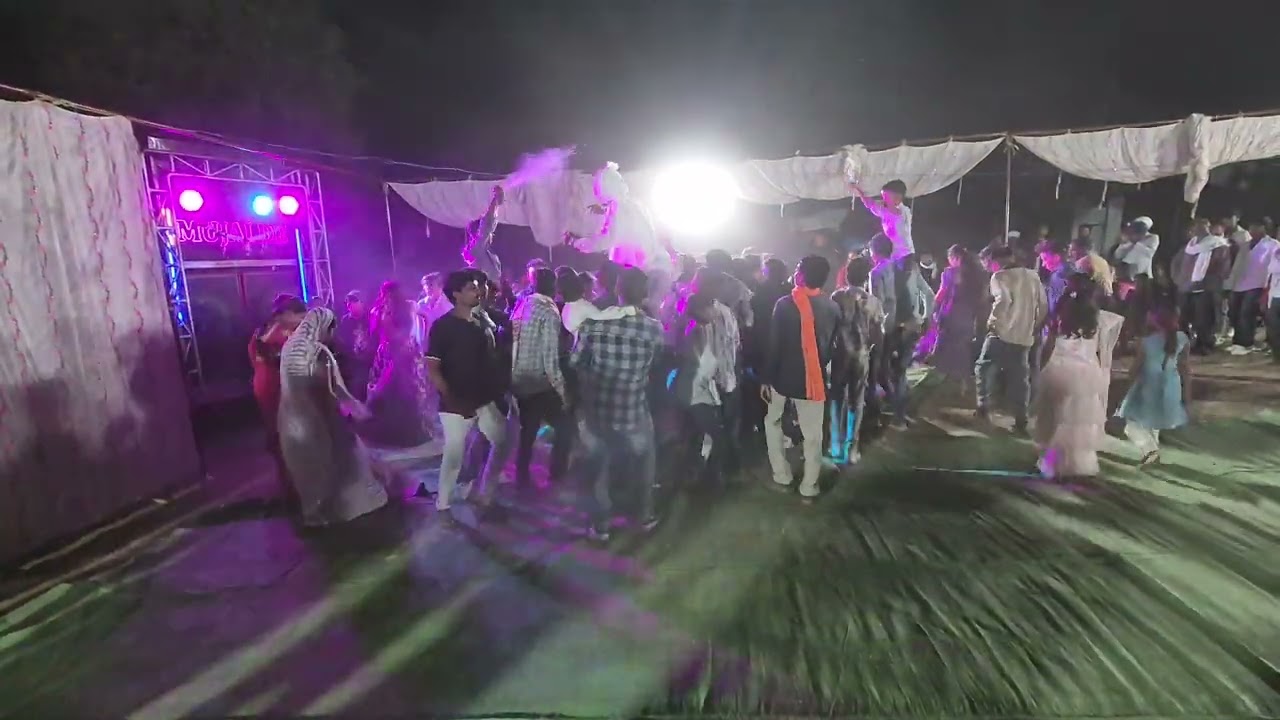 Aadivasi sadhi DJ songs aadivasi video New video trending 😎🤣😀 Khargone sadhi video 📸📸 Viral video 