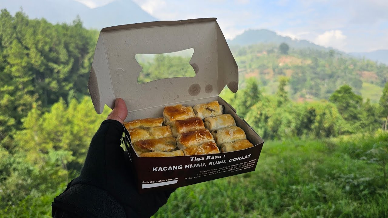 Kue Pia Kawitan Pangalengan: Oleh-oleh Wajib yang Garing di Luar Lembut di Dalam