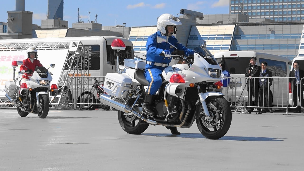バイク乗り必見！白バイ隊員が教えるブレーキ・アクセル・クラッチテクニック！