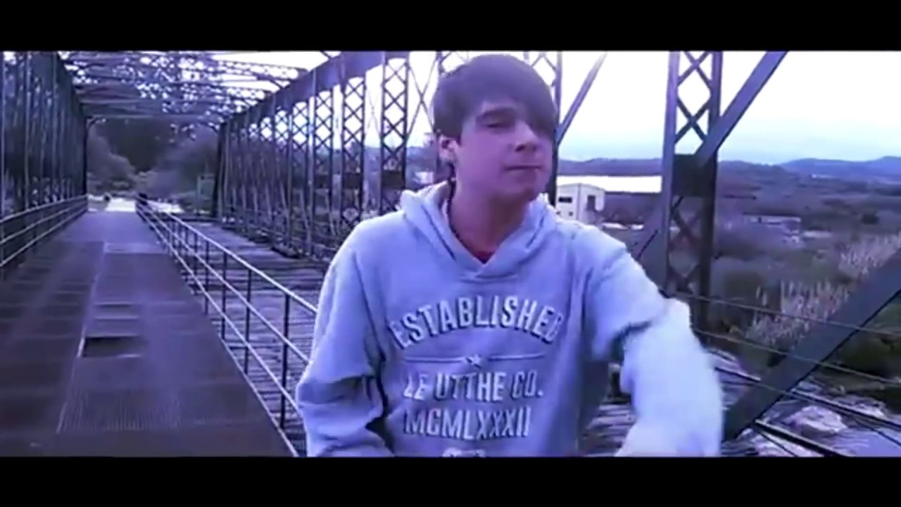 Disparando Criticas - Official Video - Rap Del Poeta