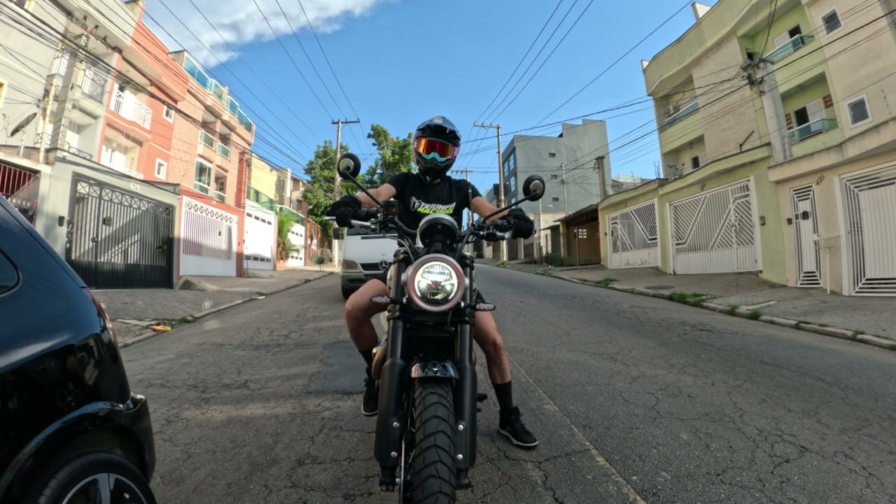 Só um role de Scrambler 1200x Triumph