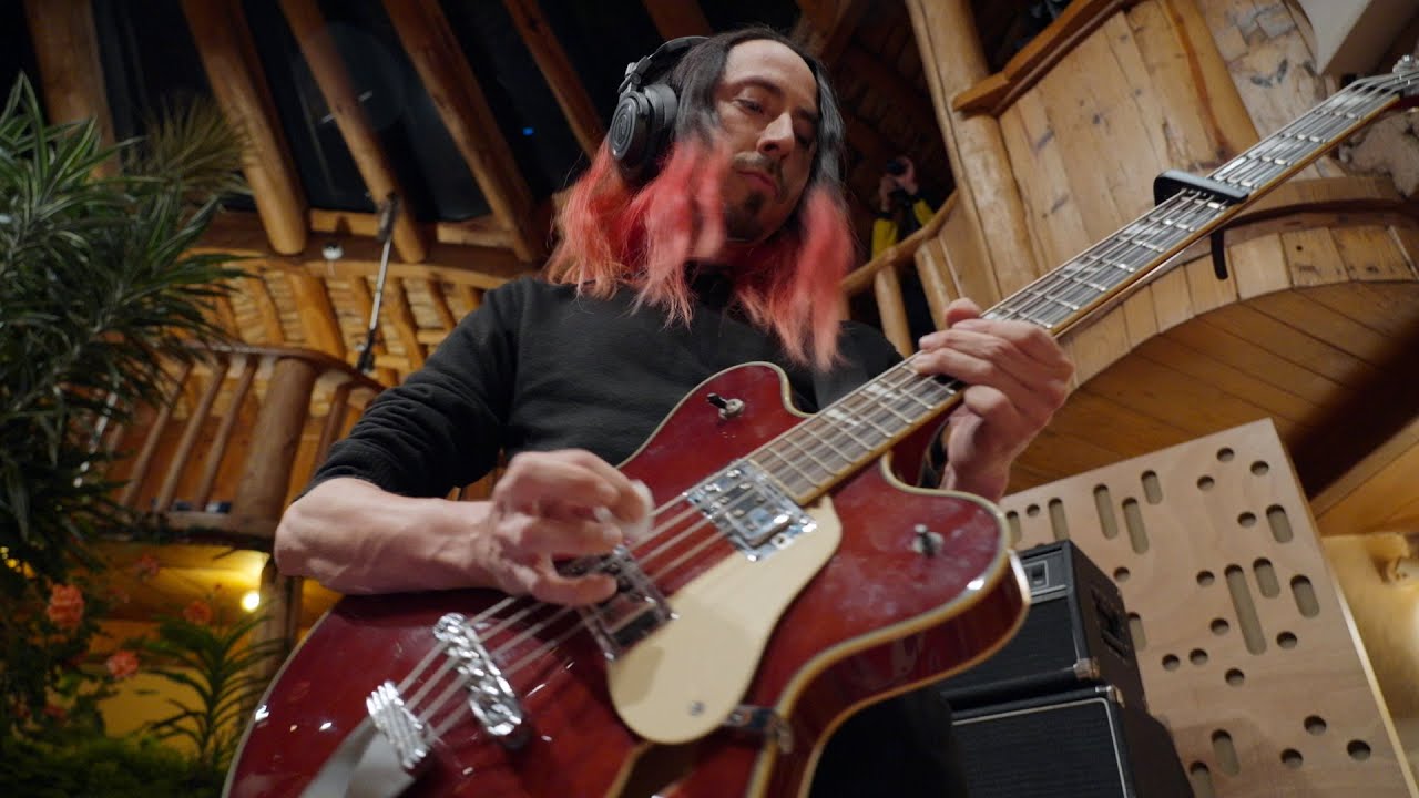 Lorelle Meets The Obsolete - Líneas en Hojas (Live on KEXP)