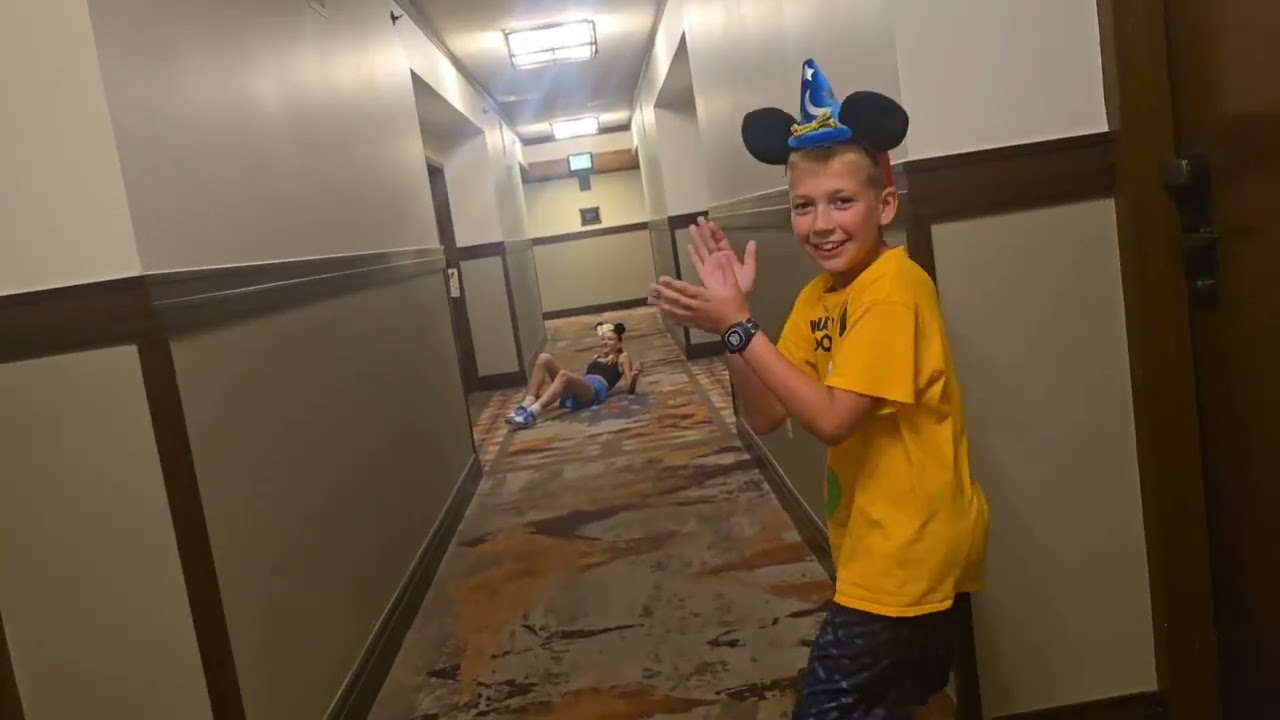Disney:s Wilderness Lodge room 1008 video tour 8/12/2025 www.DeesTimes.com