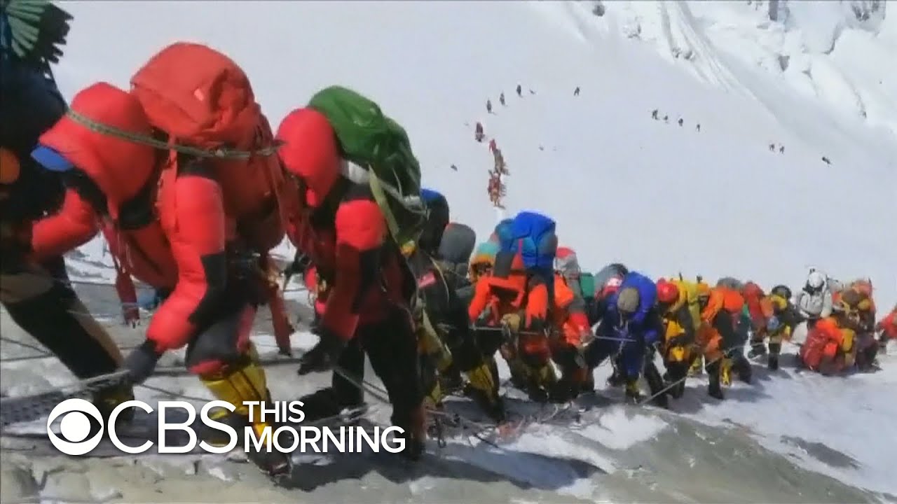 Climber describes scene in Everest's 
