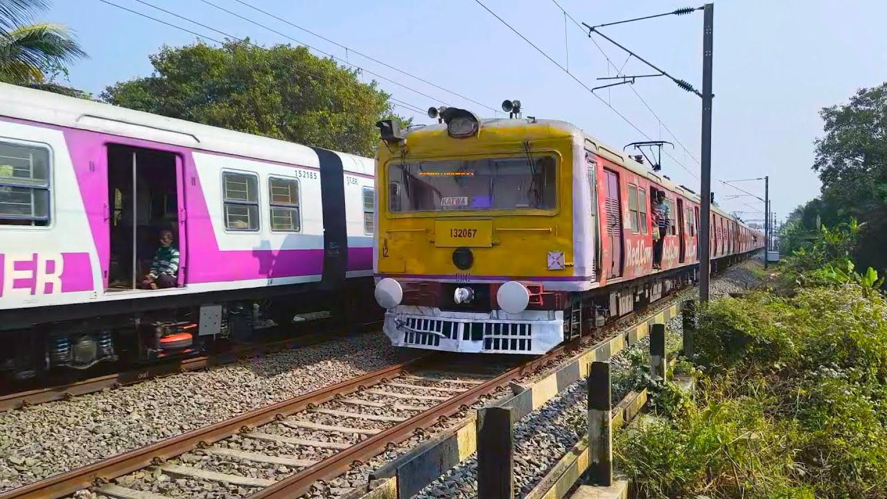 Train Traffic Crossing : Howrah Katwa Galloping Local Train Meet Katwa Howrah Galloping Local Train