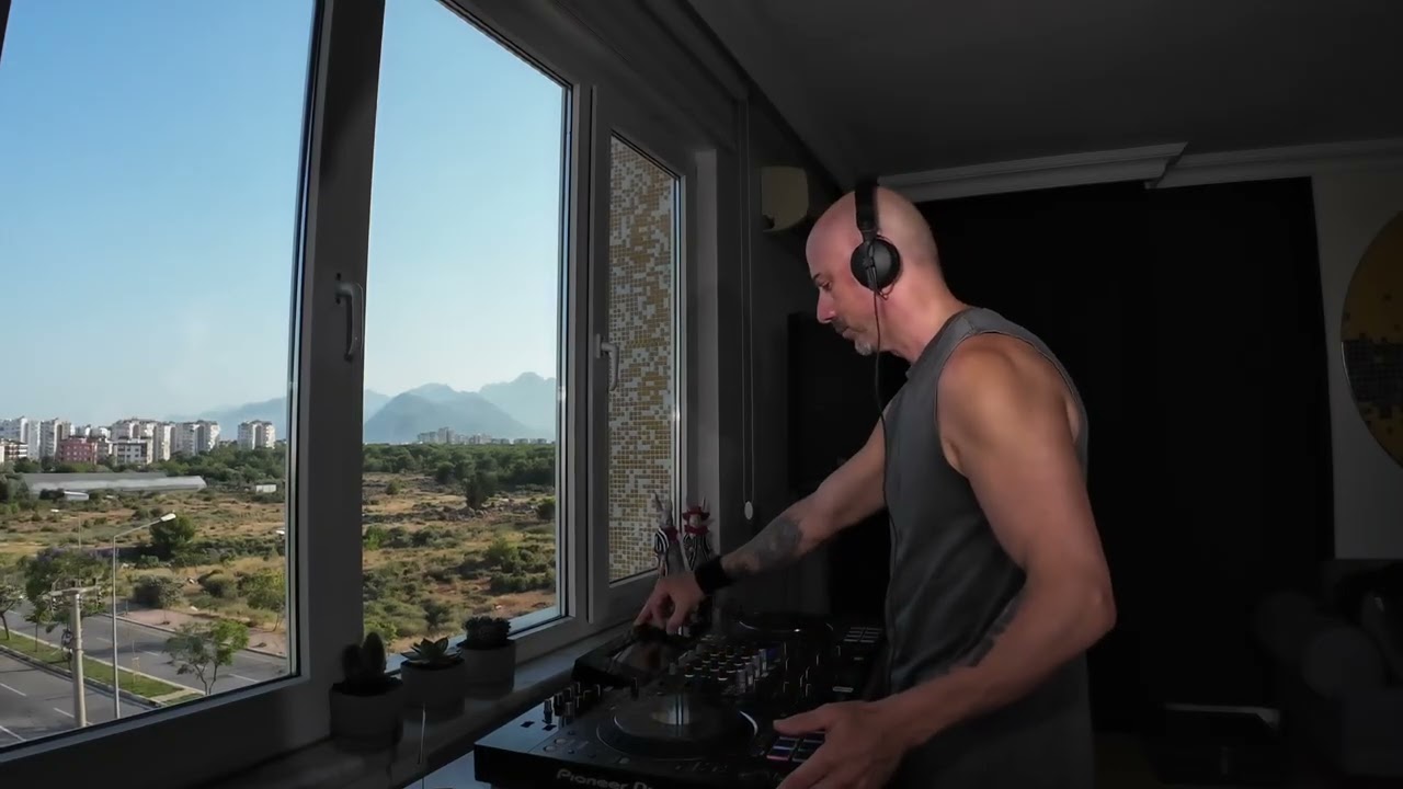Melodic  House & Melodic Techno Set  -  by Edizz