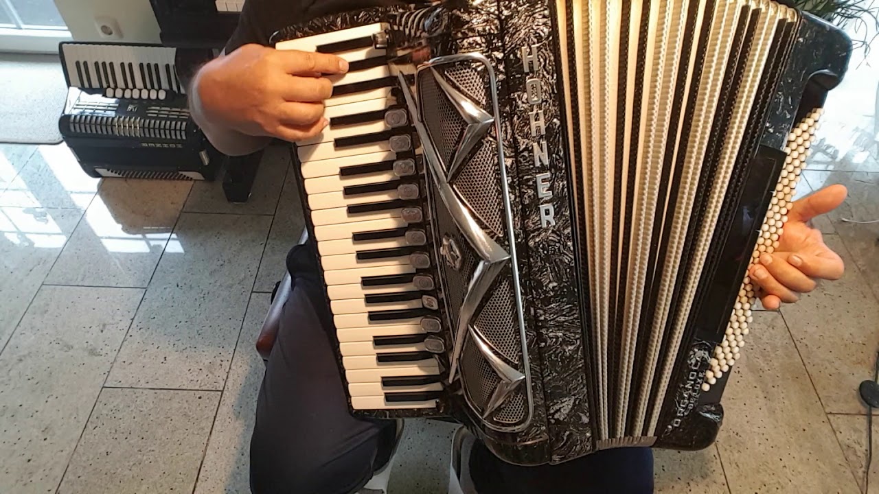 HOHNER ORGANOLA DE LUXE AKKORDEON 120/4 mit Bugari Stimmen wie Neu!!! Klangprobe