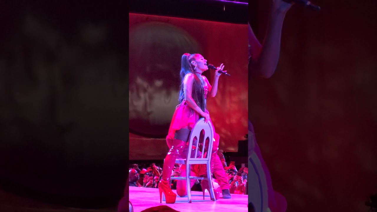 Ariana Grande - Break Up With Your Girlfriend, I'm Bored (Sweetener Tour Live on Barclays Center)