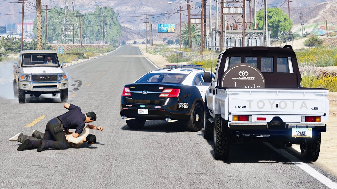 شاب يتنكر كشرطي ويسرق سيارات حتى يقع في مواجهة مع راعي الشاص في مطاردة شرسة | قراند 5 - GTAV