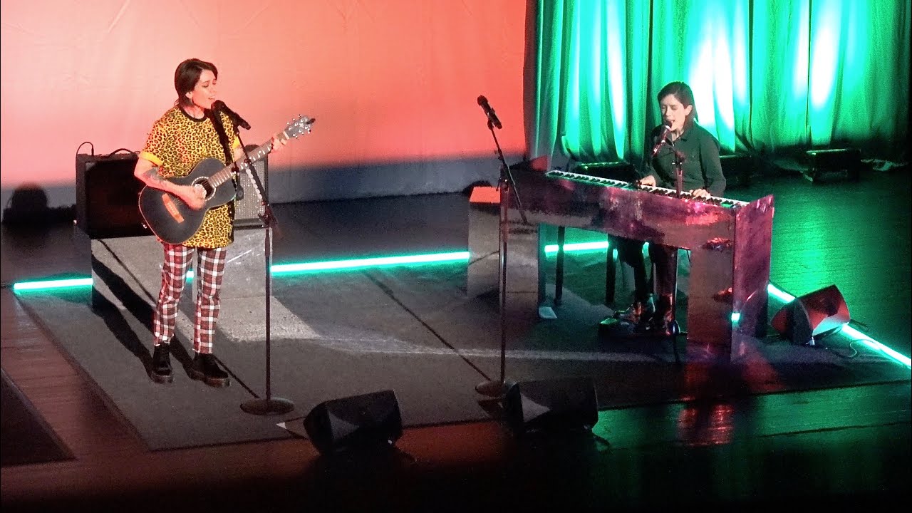 Tegan And Sara, You Go Away And I Don't Mind (live acoustic), San Francisco, CA, Oct. 1, 2019 (4K)