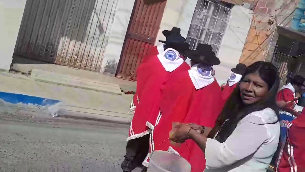 CONJUNTO DE ZAMPOÑA LOS PONCHOS ROJOS 1° DE MAYO TACNA-PERÚ.