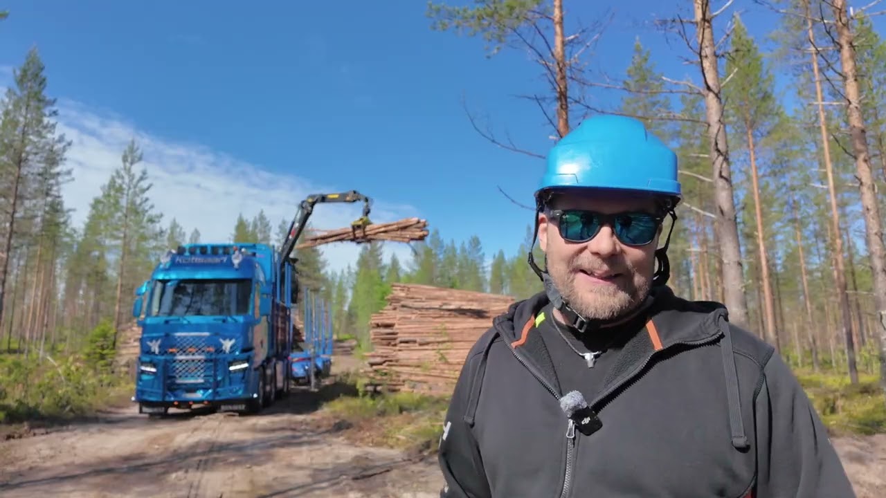 Team Kotisaari Oy: Ensikokemukset Renault Trucks C-sarjan puuautosta