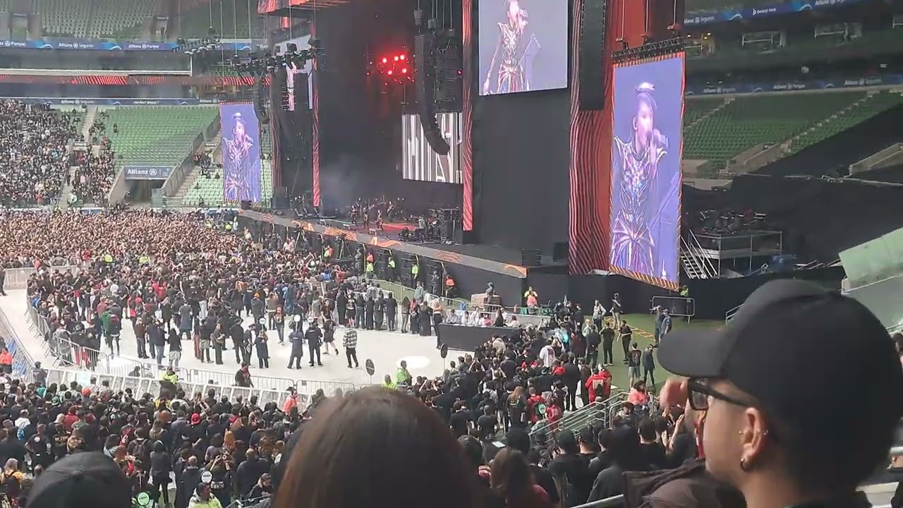 BABYMETAL Feat. Me 😂 - BxMxC Knotfest 2024 cadeira inferior