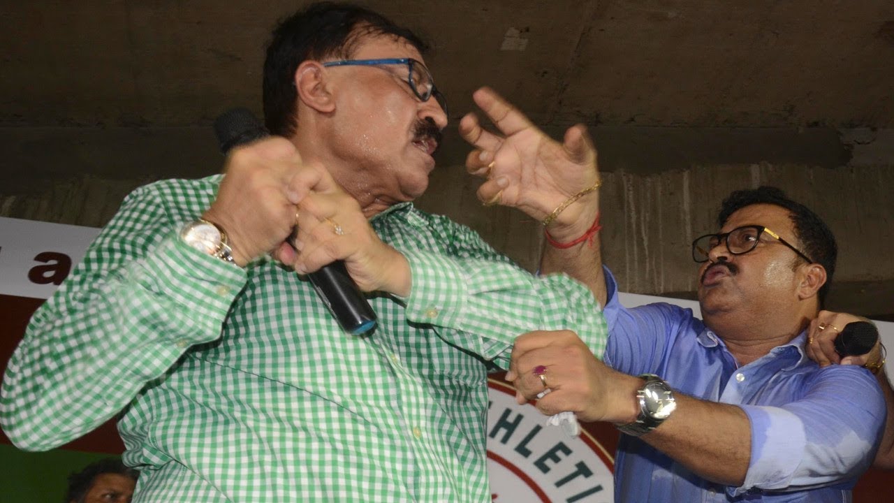 মাইক্রোফোন নিয়ে প্রায় হাতাহাতি প্রসূন ও বাবুনের | Mohun Bagan | Swapan Bannerjee | Prasun Banerjee