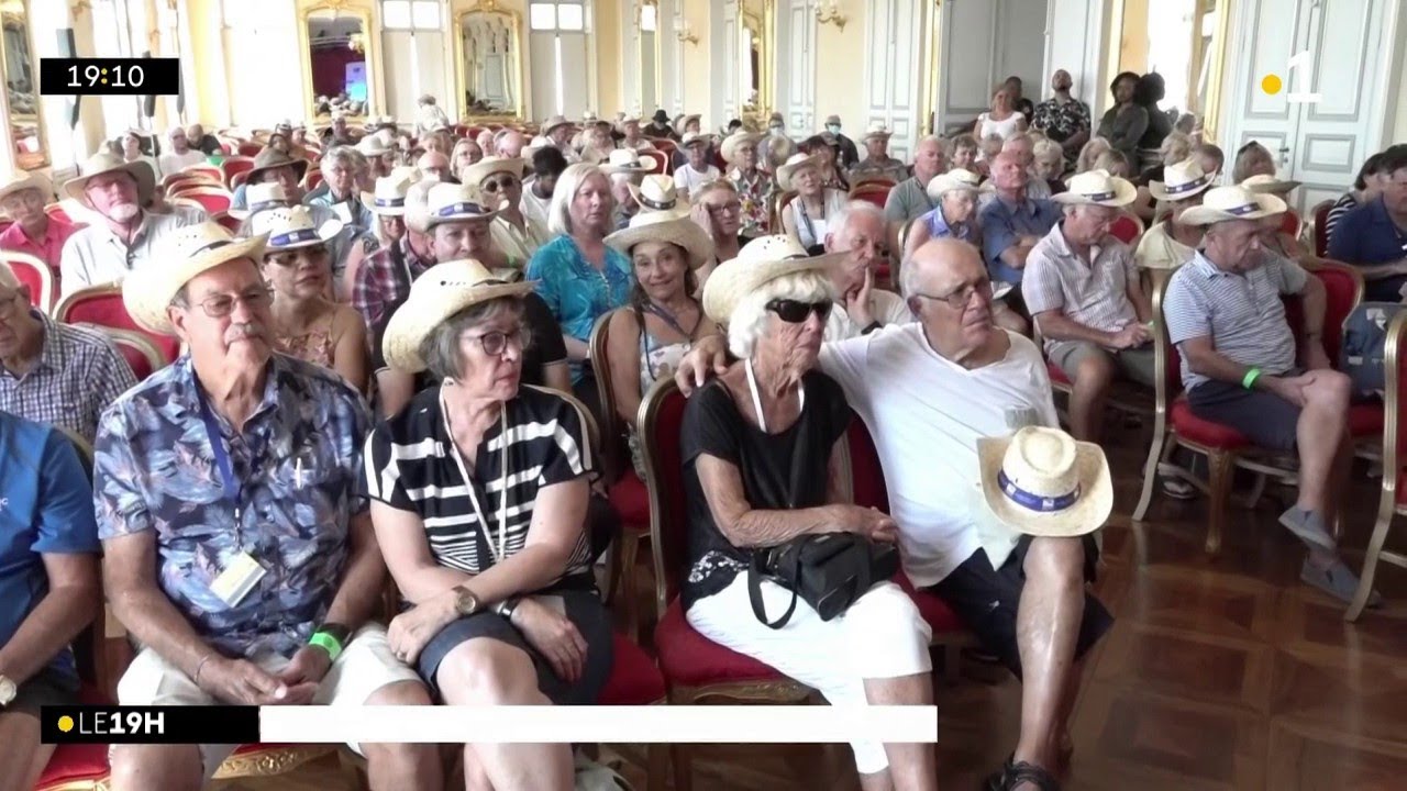 300 touristes ont découvert Saint-Denis ce lundi, avant de remonter à bord.