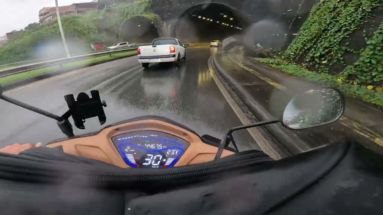 Rio 125 da shineray na chuva