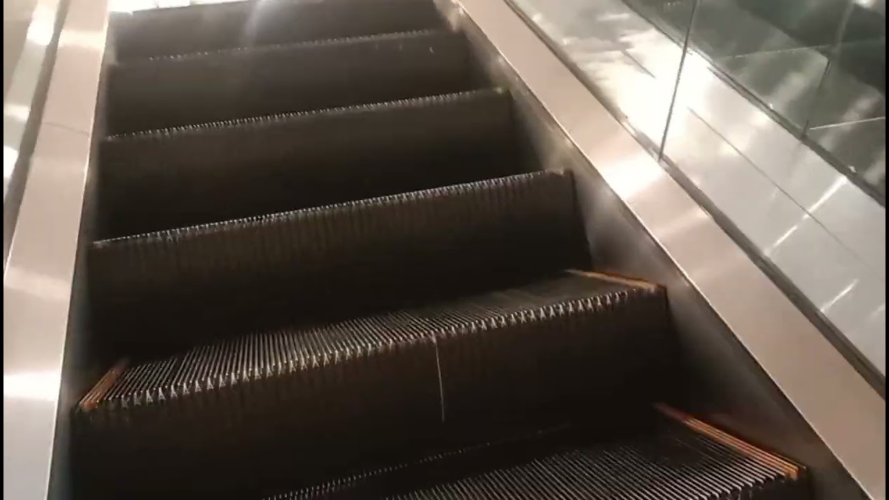एशिया का सबसे बड़ा मोल आना न भूले गुरुग्राम Ambience mall 