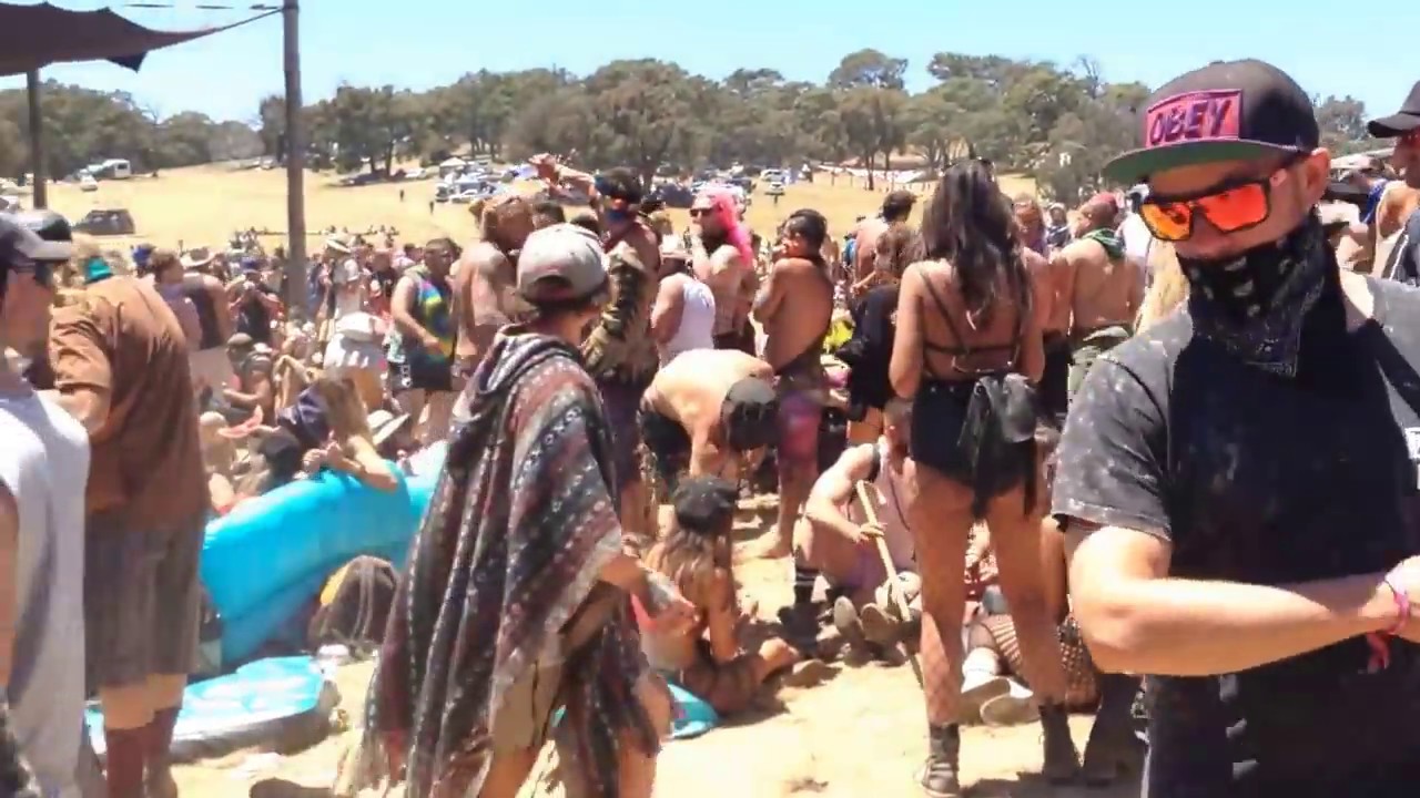 Earthcore 2016, Vic - Mainfloor crowd walkthrough, Sunday 12.51pm