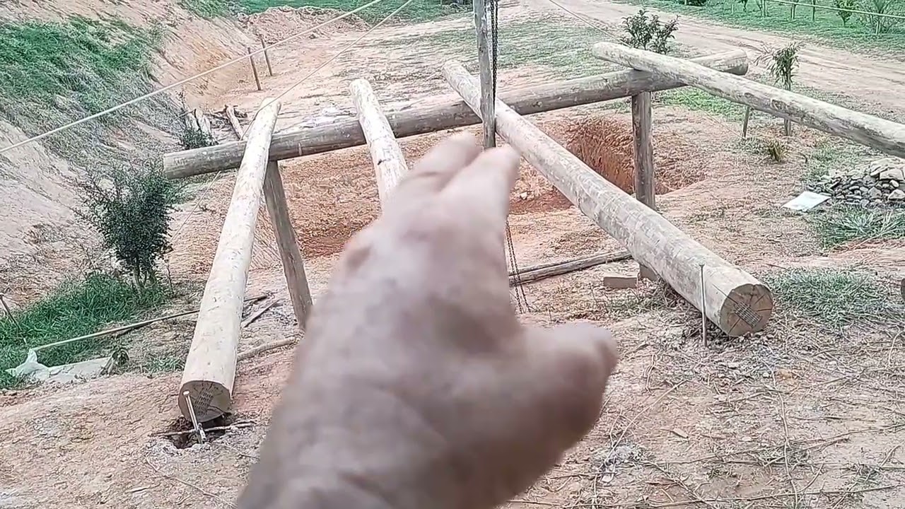Deck de eucalipto tratado em execução  serviço bruto aqui não tem moleza .