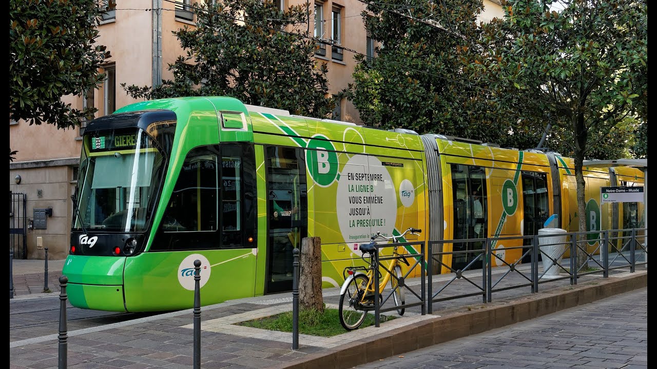 Tram Grenoble ligne B de Hubert Dubedout - Maison du Tourisme à Saint-Bruno
