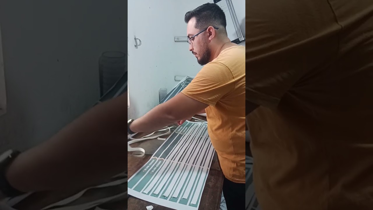 Fazendo cordão de crachá personalizado em prensa pequena (parte 1)