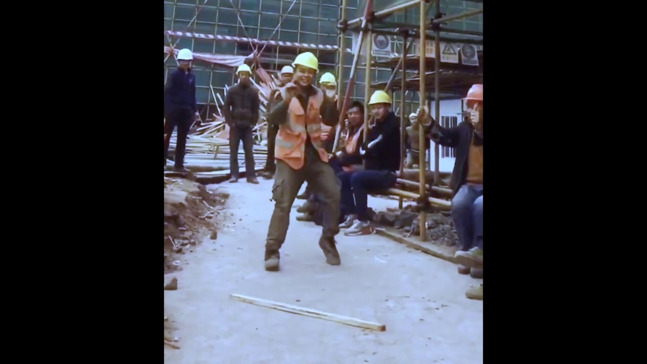 construction worker viral dance | construction worker dancing like michael jackson