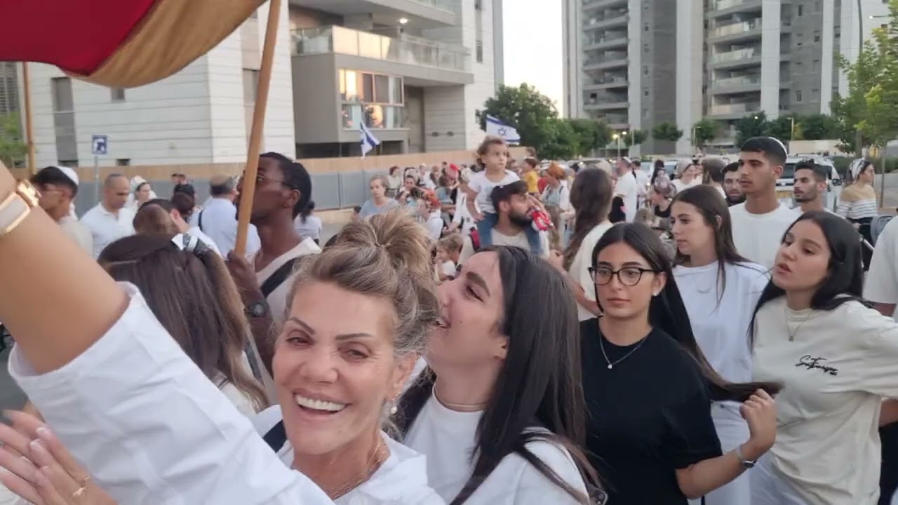הכנסת ספר תורה משפחת חלילי לבית הכנסת  
