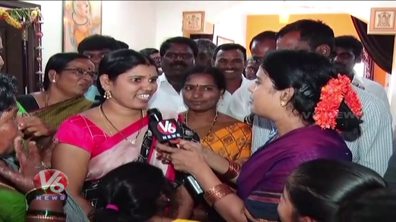 Teenmaar Chandravva Chit Chat With Balapur Laddu Winner Kolan Ram Reddy Family | V6 News