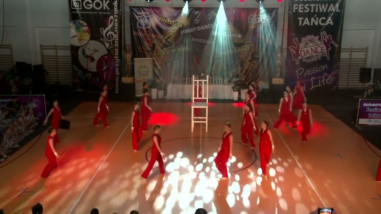 NEW DANCE FAMILY I - Gra o...