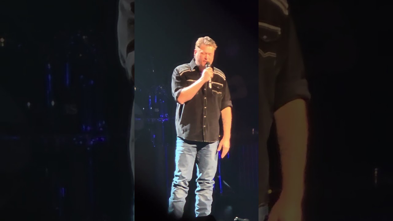 Blake Shelton at the Collisium!