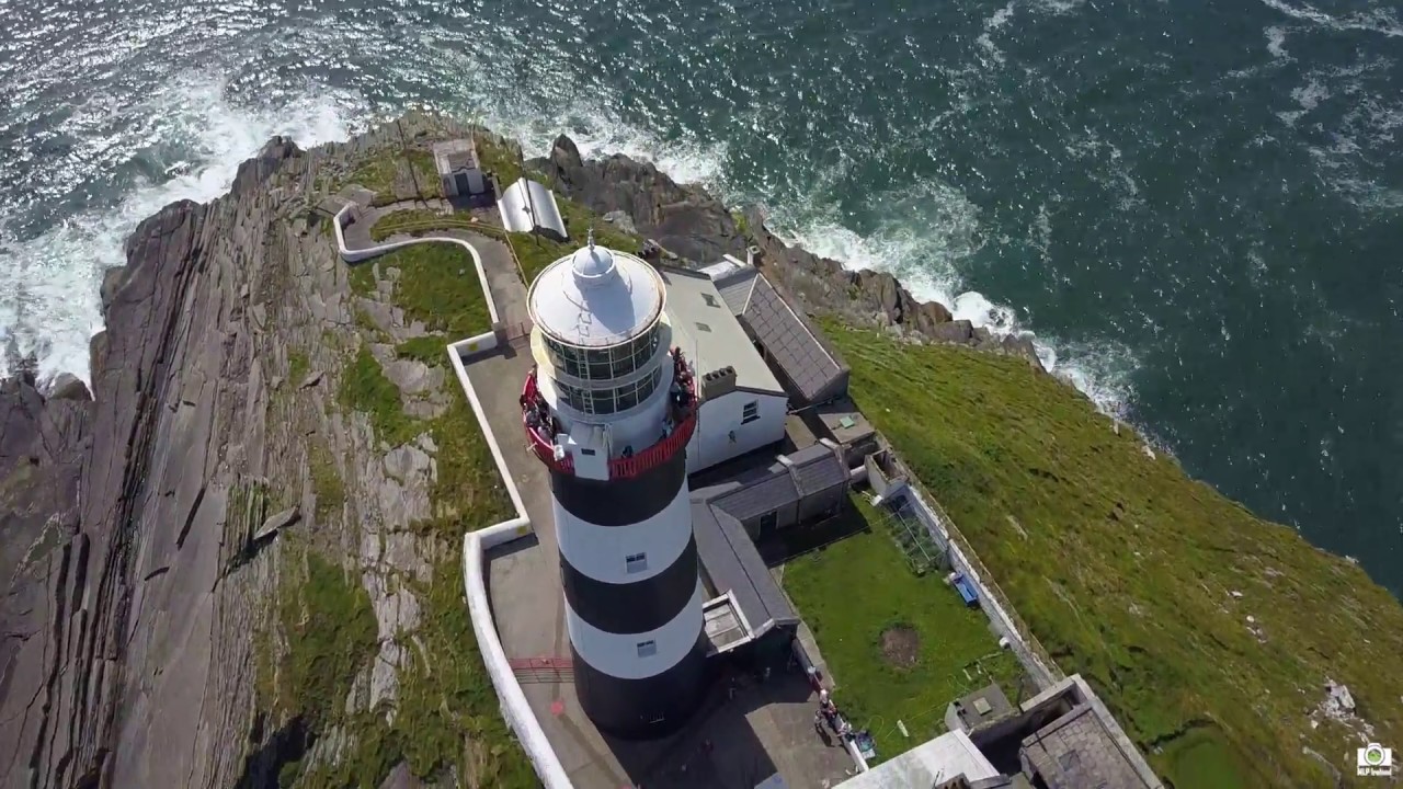 OLD HEAD LIGHTHOUSE, KINSALE, IRELAND