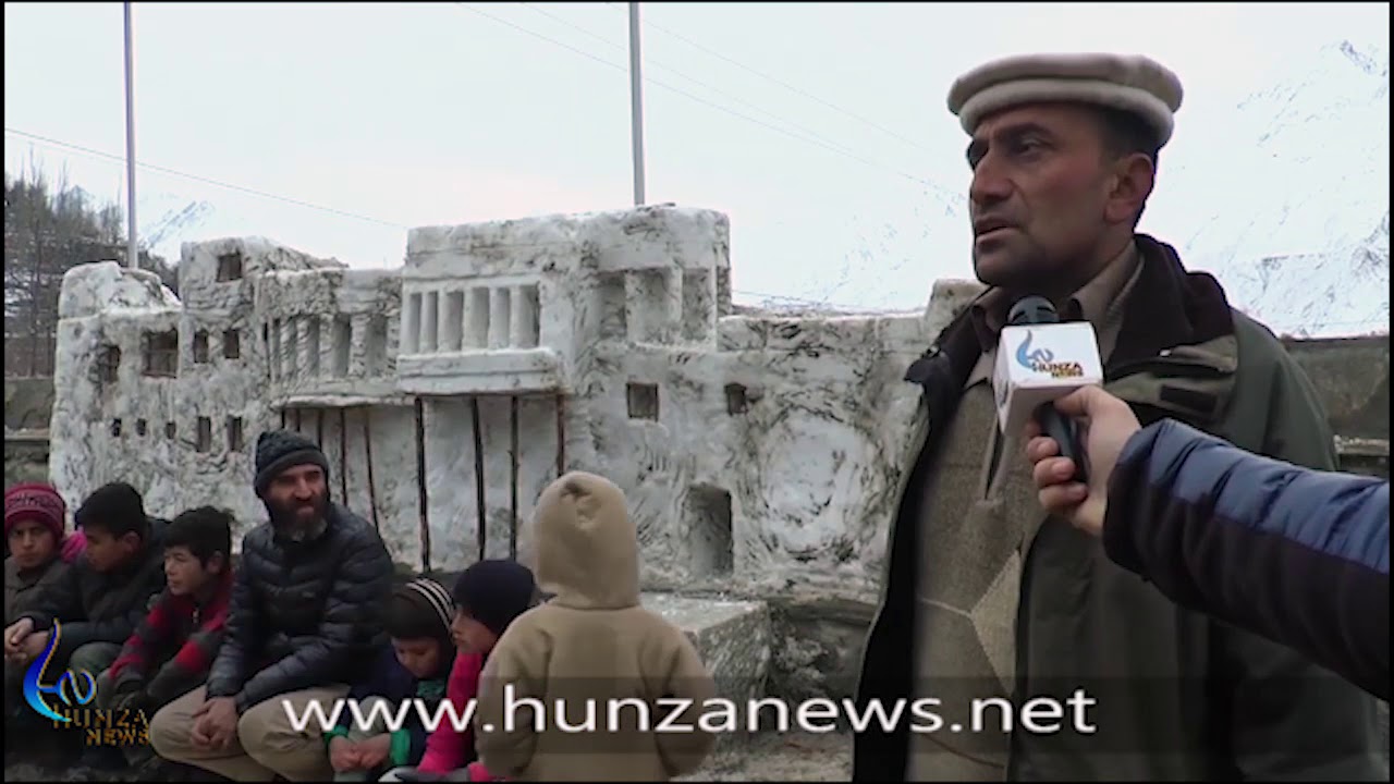Ismaill Jatoi made a model of Baltit Fort using snow.