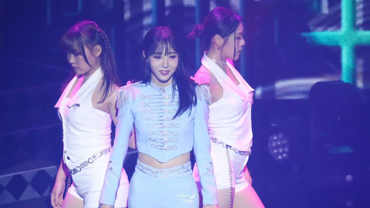 230917 MAMAMOO+ 1ST FAN CONCERT 나쁜놈(Chico malo) 문별 직캠