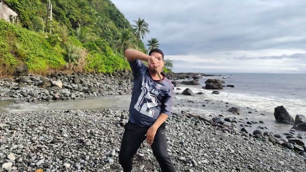 Balisong blade demo at Quezon Province 