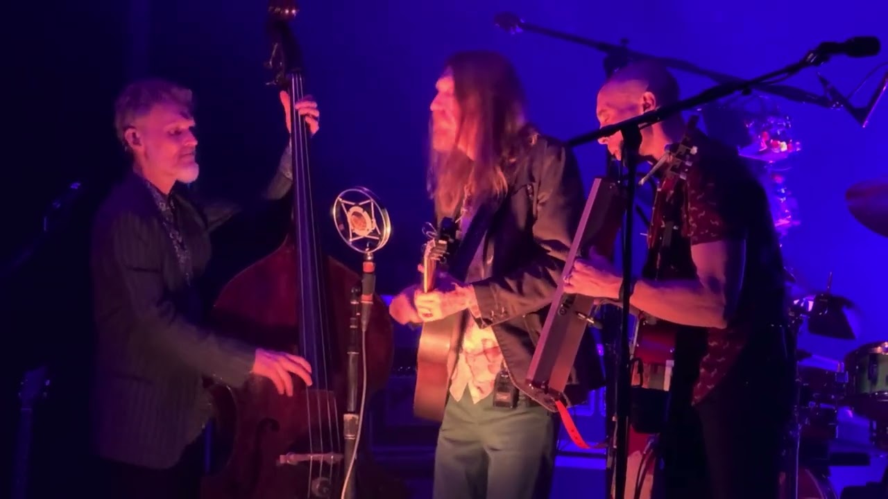The Wood Brothers - Pray God Listens 