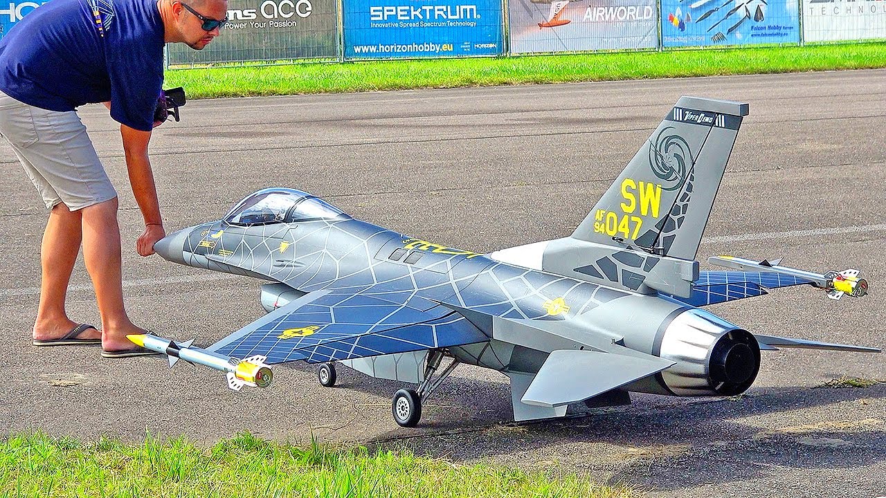 AWESOME VECTOR THRUST!! HUGE 1:5 SCALE F-16 RC TURBINE MODEL